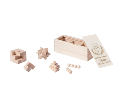 Juegos de madera en caja personalizable como detalle de comunión